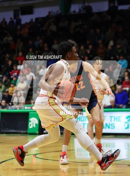 Thumbnail 3 in Seton Catholic vs Liberty Christian (IHSAA 3A Regional 27 Final) photogallery.