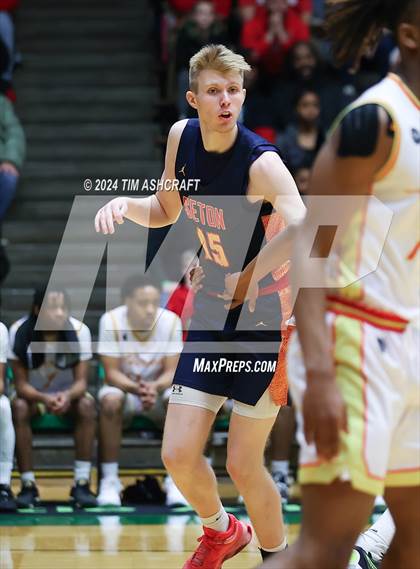 Thumbnail 3 in Seton Catholic vs Liberty Christian (IHSAA 3A Regional 27 Final) photogallery.