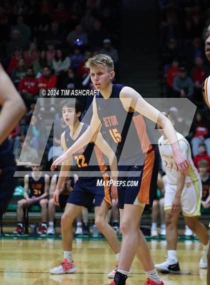 Thumbnail 2 in Seton Catholic vs Liberty Christian (IHSAA 3A Regional 27 Final) photogallery.