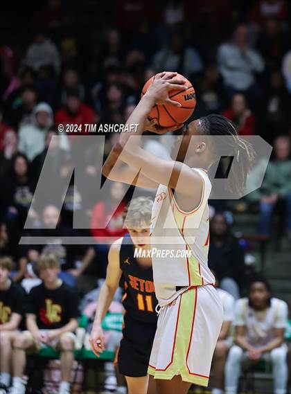 Thumbnail 1 in Seton Catholic vs Liberty Christian (IHSAA 3A Regional 27 Final) photogallery.