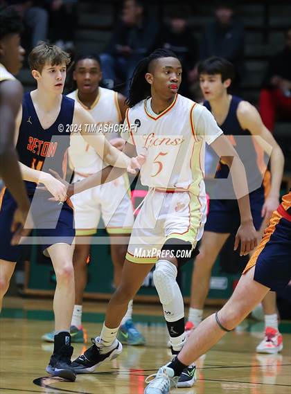 Thumbnail 1 in Seton Catholic vs Liberty Christian (IHSAA 3A Regional 27 Final) photogallery.