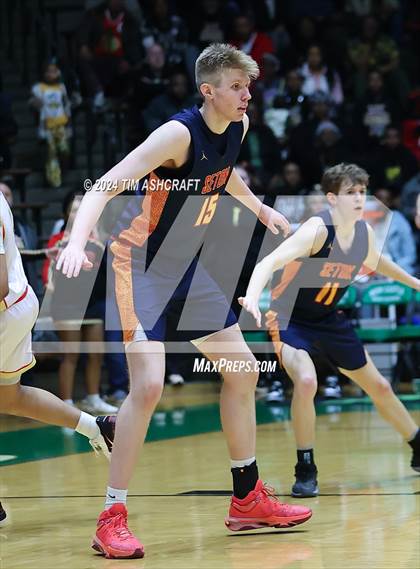 Thumbnail 3 in Seton Catholic vs Liberty Christian (IHSAA 3A Regional 27 Final) photogallery.