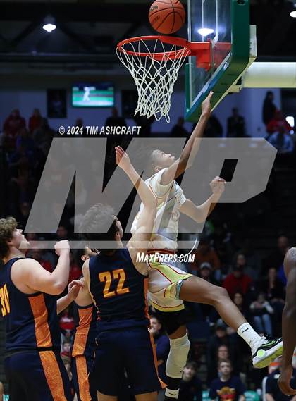 Thumbnail 2 in Seton Catholic vs Liberty Christian (IHSAA 3A Regional 27 Final) photogallery.