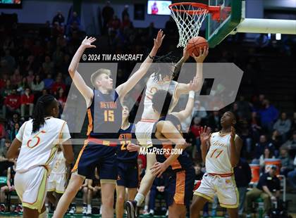 Thumbnail 3 in Seton Catholic vs Liberty Christian (IHSAA 3A Regional 27 Final) photogallery.