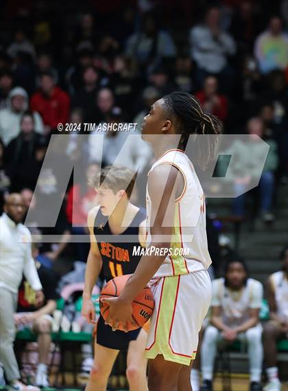 Thumbnail 1 in Seton Catholic vs Liberty Christian (IHSAA 3A Regional 27 Final) photogallery.