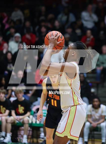 Thumbnail 3 in Seton Catholic vs Liberty Christian (IHSAA 3A Regional 27 Final) photogallery.