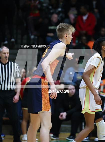 Thumbnail 1 in Seton Catholic vs Liberty Christian (IHSAA 3A Regional 27 Final) photogallery.