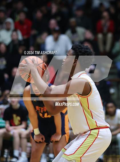 Thumbnail 2 in Seton Catholic vs Liberty Christian (IHSAA 3A Regional 27 Final) photogallery.