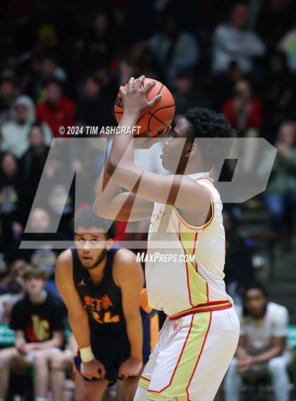 Thumbnail 1 in Seton Catholic vs Liberty Christian (IHSAA 3A Regional 27 Final) photogallery.