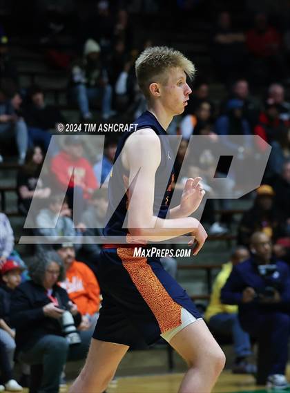 Thumbnail 2 in Seton Catholic vs Liberty Christian (IHSAA 3A Regional 27 Final) photogallery.