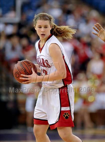Thumbnail 3 in Brea Olinda vs. Carondelet (CIF State D2 Final) photogallery.