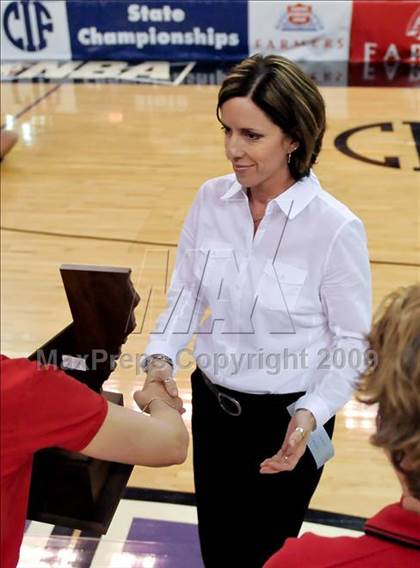 Thumbnail 3 in Brea Olinda vs. Carondelet (CIF State D2 Final) photogallery.
