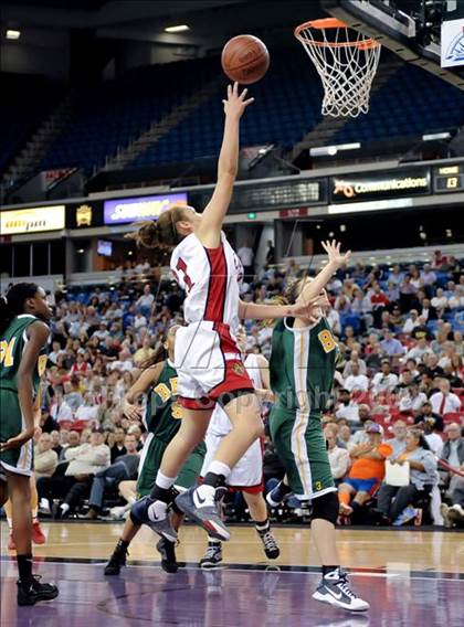 Thumbnail 3 in Brea Olinda vs. Carondelet (CIF State D2 Final) photogallery.