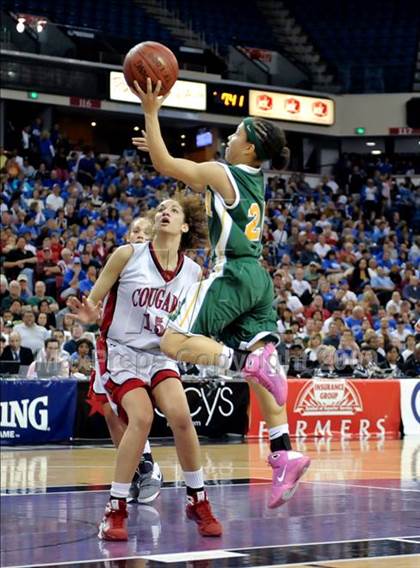 Thumbnail 2 in Brea Olinda vs. Carondelet (CIF State D2 Final) photogallery.