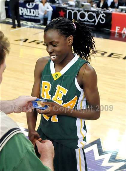 Thumbnail 3 in Brea Olinda vs. Carondelet (CIF State D2 Final) photogallery.