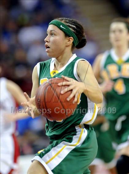 Thumbnail 1 in Brea Olinda vs. Carondelet (CIF State D2 Final) photogallery.