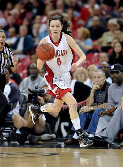 Thumbnail 3 in Brea Olinda vs. Carondelet (CIF State D2 Final) photogallery.