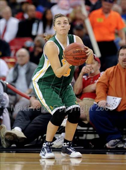 Thumbnail 2 in Brea Olinda vs. Carondelet (CIF State D2 Final) photogallery.