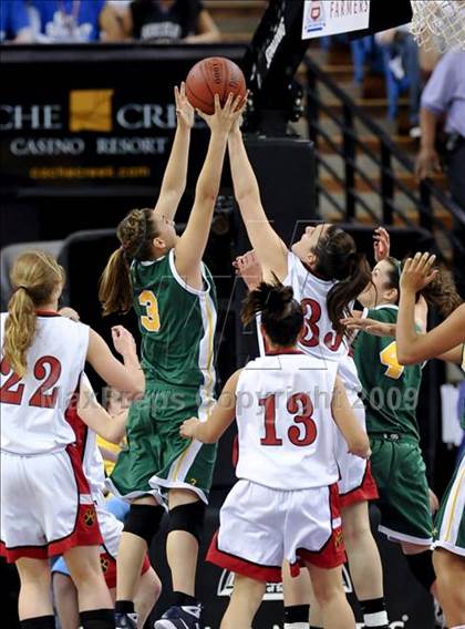 Thumbnail 3 in Brea Olinda vs. Carondelet (CIF State D2 Final) photogallery.