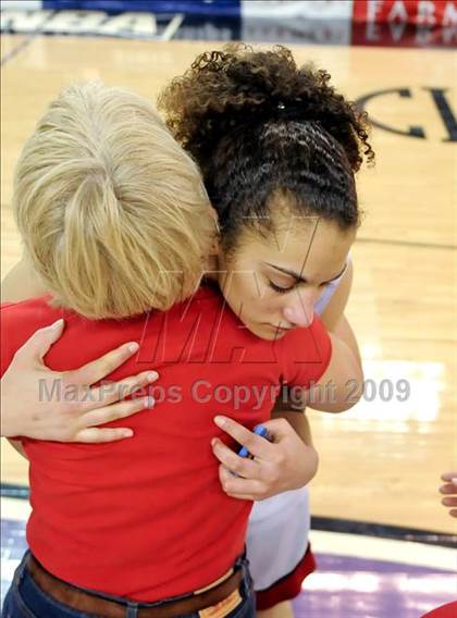 Thumbnail 2 in Brea Olinda vs. Carondelet (CIF State D2 Final) photogallery.