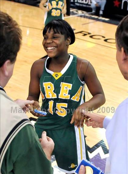 Thumbnail 1 in Brea Olinda vs. Carondelet (CIF State D2 Final) photogallery.