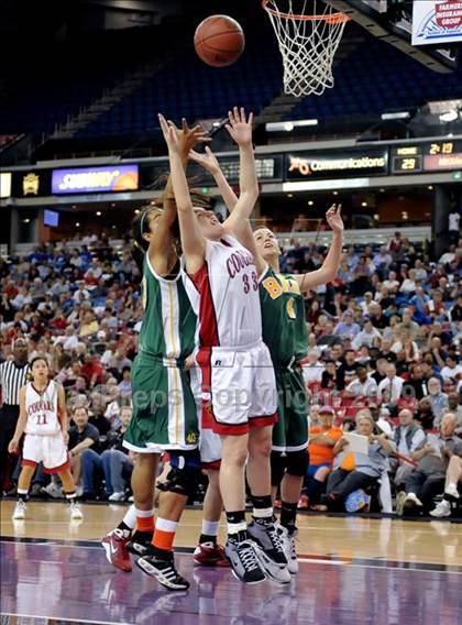 Thumbnail 3 in Brea Olinda vs. Carondelet (CIF State D2 Final) photogallery.