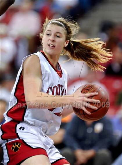 Thumbnail 1 in Brea Olinda vs. Carondelet (CIF State D2 Final) photogallery.