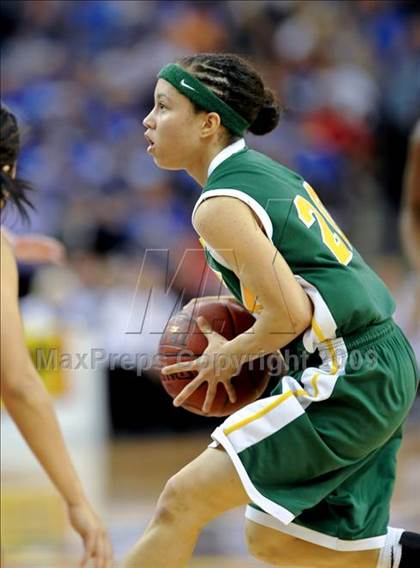 Thumbnail 2 in Brea Olinda vs. Carondelet (CIF State D2 Final) photogallery.