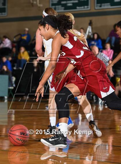 Thumbnail 2 in  MICDS vs St. Francis Borgia  (St. Joseph's Academy Shootout) photogallery.