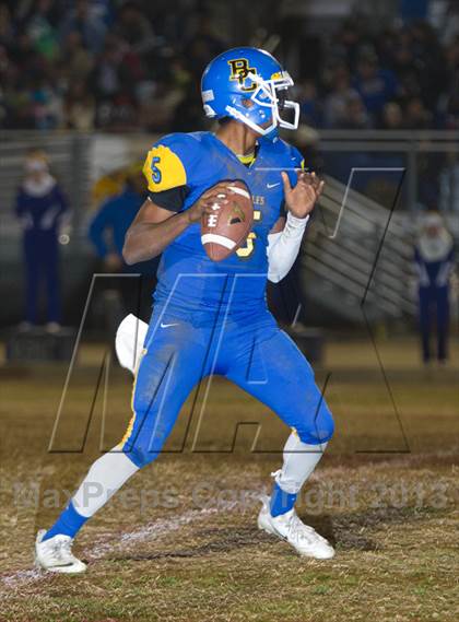 Thumbnail 3 in View Park vs. Bakersfield Christian (CIF SoCal Regional D4 Final) photogallery.