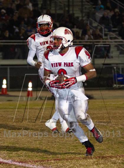 Thumbnail 3 in View Park vs. Bakersfield Christian (CIF SoCal Regional D4 Final) photogallery.