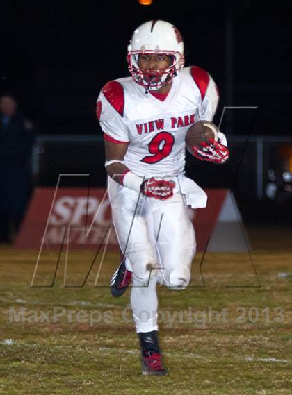 Thumbnail 1 in View Park vs. Bakersfield Christian (CIF SoCal Regional D4 Final) photogallery.