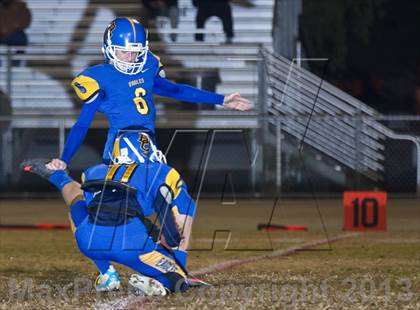 Thumbnail 3 in View Park vs. Bakersfield Christian (CIF SoCal Regional D4 Final) photogallery.