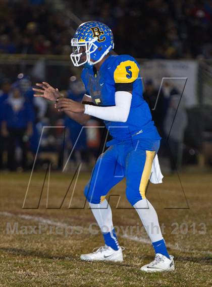 Thumbnail 1 in View Park vs. Bakersfield Christian (CIF SoCal Regional D4 Final) photogallery.