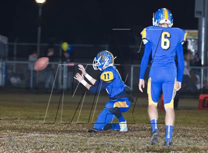 Thumbnail 3 in View Park vs. Bakersfield Christian (CIF SoCal Regional D4 Final) photogallery.