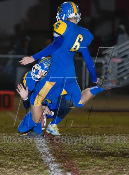 Thumbnail 1 in View Park vs. Bakersfield Christian (CIF SoCal Regional D4 Final) photogallery.