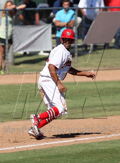 Thumbnail 2 in 2013 New Balance Area Code Nationals photogallery.