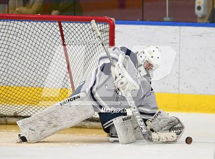 Thumbnail 2 in Watertown/Pomperaug vs. Wethersfield (CIAC D2 Quarterfinal) photogallery.