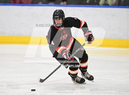Thumbnail 2 in Watertown/Pomperaug vs. Wethersfield (CIAC D2 Quarterfinal) photogallery.