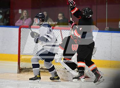 Thumbnail 2 in Watertown/Pomperaug vs. Wethersfield (CIAC D2 Quarterfinal) photogallery.