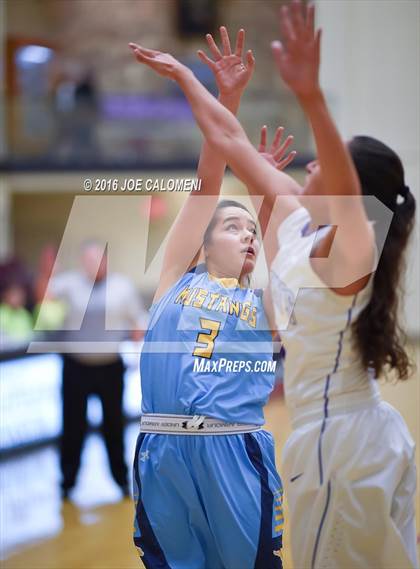 Thumbnail 2 in Edinburg vs McAllen Memorial (NEISD Invitational) photogallery.