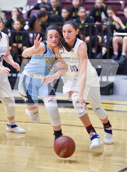 Thumbnail 1 in Edinburg vs McAllen Memorial (NEISD Invitational) photogallery.