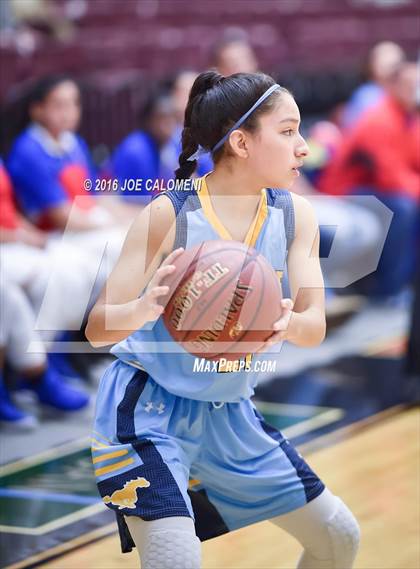 Thumbnail 1 in Edinburg vs McAllen Memorial (NEISD Invitational) photogallery.