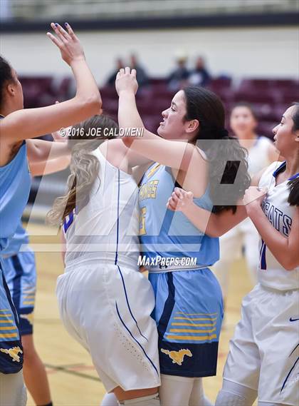 Thumbnail 1 in Edinburg vs McAllen Memorial (NEISD Invitational) photogallery.