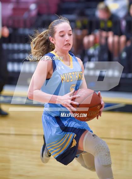 Thumbnail 2 in Edinburg vs McAllen Memorial (NEISD Invitational) photogallery.