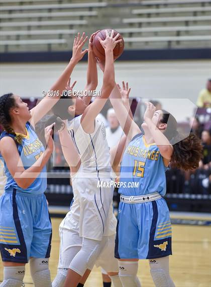 Thumbnail 2 in Edinburg vs McAllen Memorial (NEISD Invitational) photogallery.