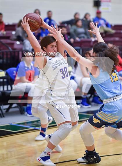 Thumbnail 1 in Edinburg vs McAllen Memorial (NEISD Invitational) photogallery.
