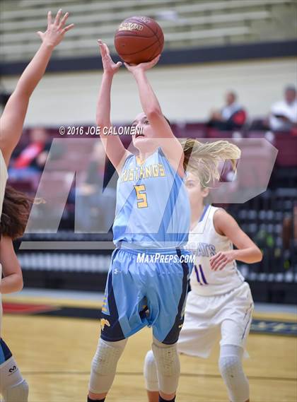 Thumbnail 3 in Edinburg vs McAllen Memorial (NEISD Invitational) photogallery.