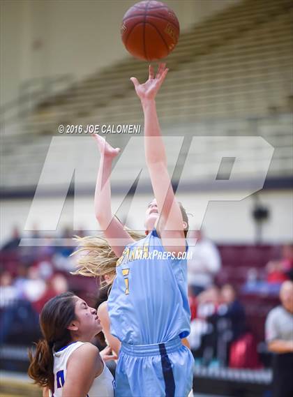 Thumbnail 2 in Edinburg vs McAllen Memorial (NEISD Invitational) photogallery.