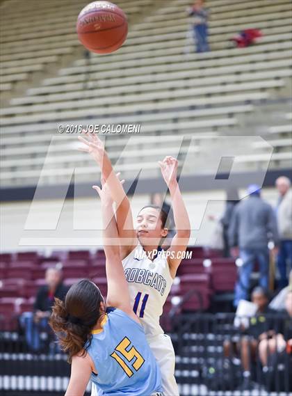 Thumbnail 1 in Edinburg vs McAllen Memorial (NEISD Invitational) photogallery.